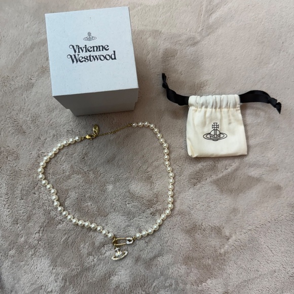 Vivienne Westwood Gold and Cream Necklace - Picture 5 of 5